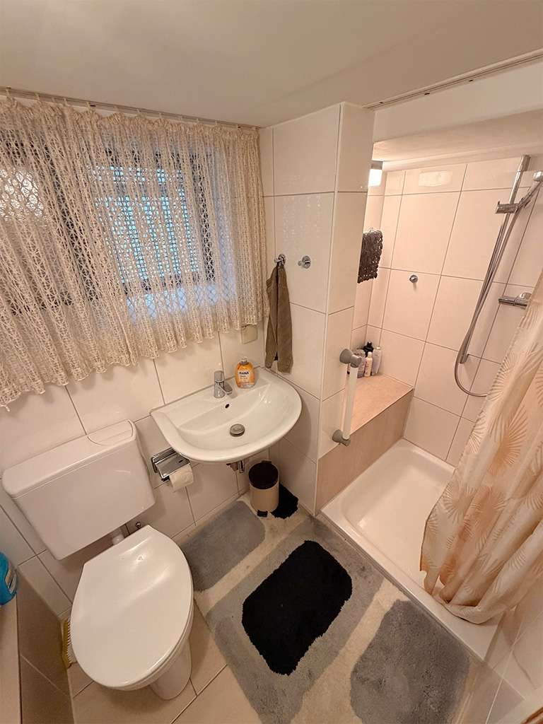 Haupthaus - Badezimmer Keller